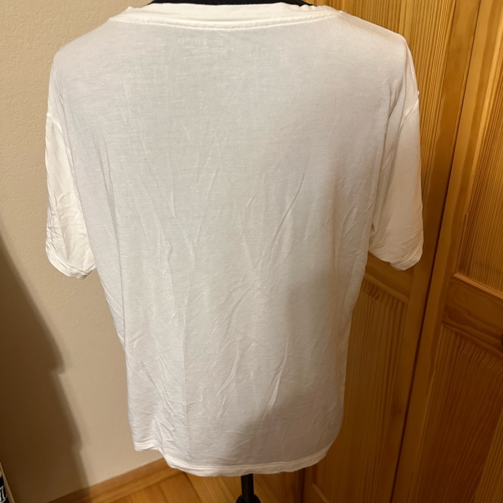 Victoria Secret V-Neck T - Picture 6 of 8